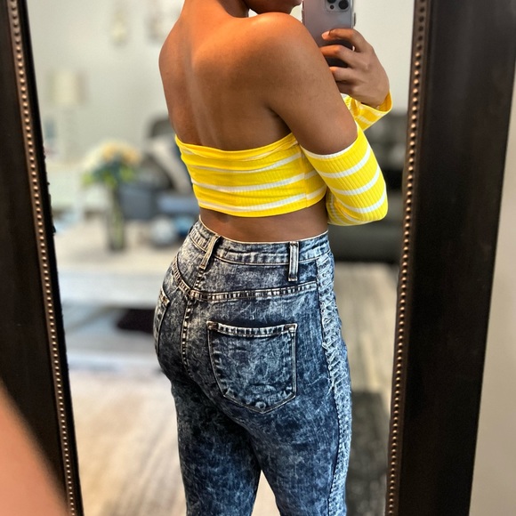 Stretchy Yellow and White Striped V Neck Long Sleeved Crop Top, Brand New - Picture 4 of 4